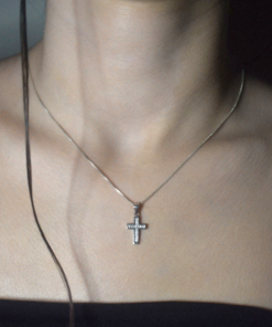 Alternative view of Colgante de Cruz