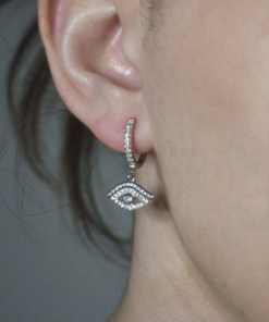 Alternative view of Pendientes de Ojo