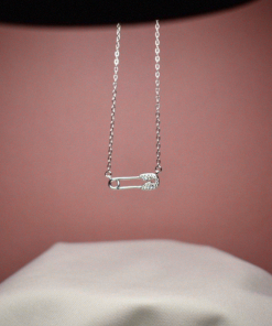 Alternative view of Gargantilla de Imperdible