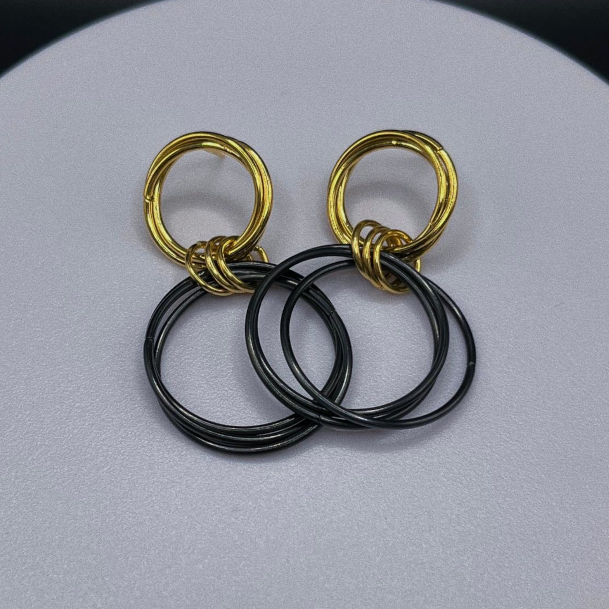 Aros Dobles Negro y Dorado - Imagen 2